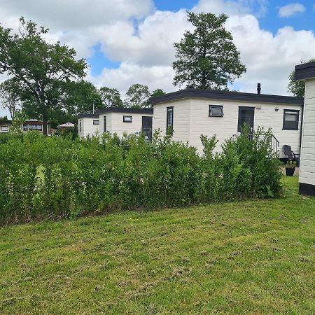 Holiday Chalet Basic Apartment Hensbroek Exterior photo